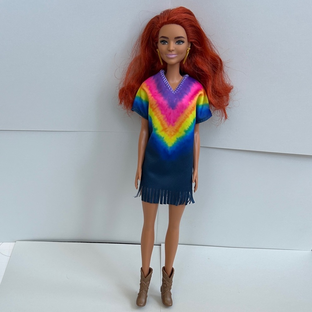 Collector Fashionista #141 Redhead/Ginger Cowgirl Barbie Doll with Dimples
